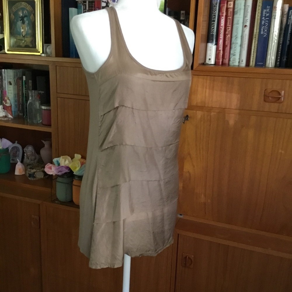 Beautiful silk blend cardigan and tank - Picture 4 of 11